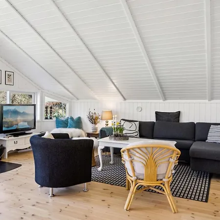 Сasa de vacaciones Juke - 425m From The Sea By Interhome *